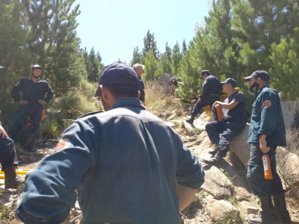 Bomberos rescataron a una mujer en el Cerro Ventana