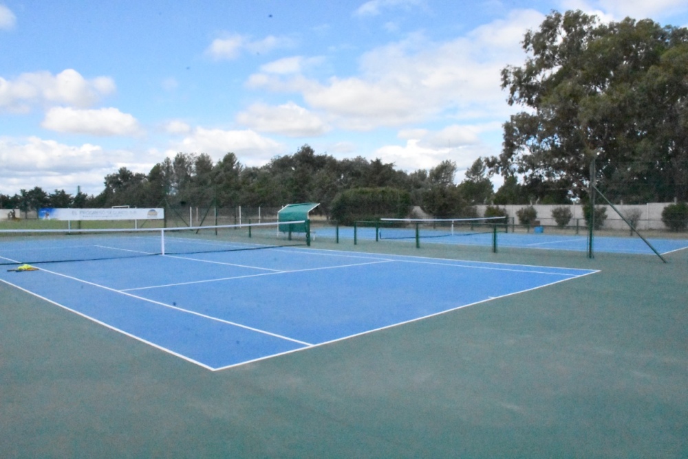 Sarmiento inauguró otra cancha de tenis