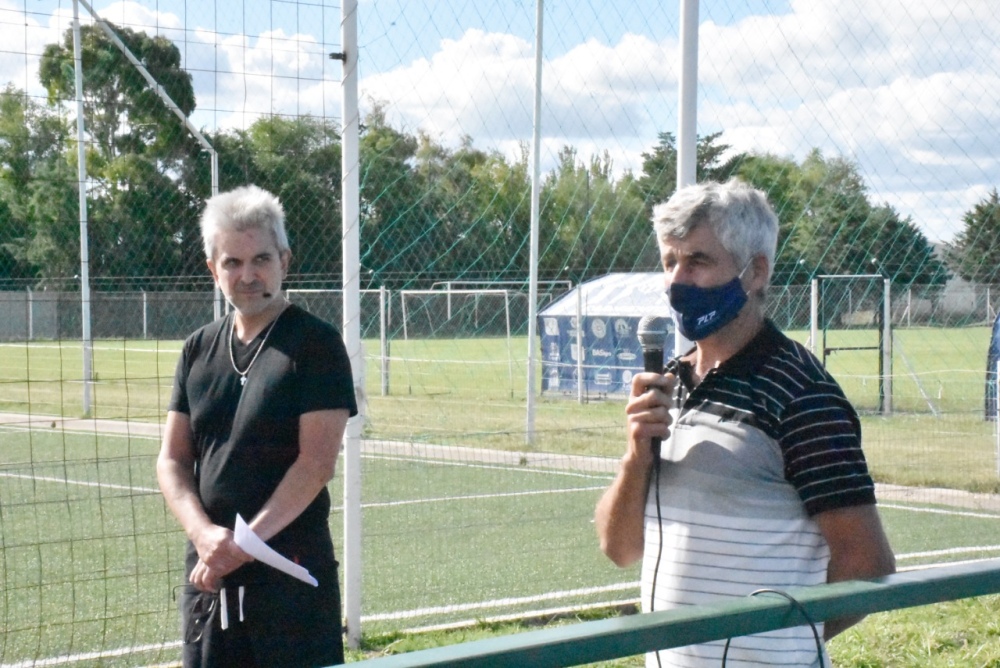 Sarmiento inauguró otra cancha de tenis