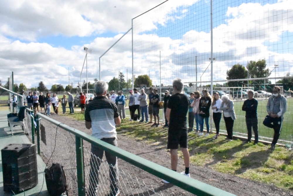 Sarmiento inauguró otra cancha de tenis