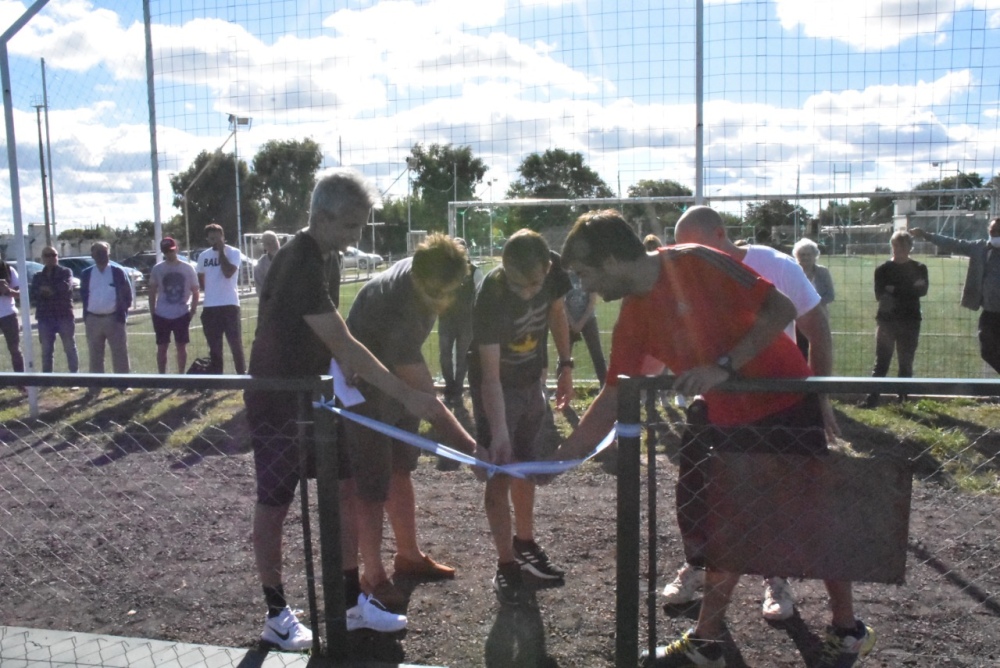 Sarmiento inauguró otra cancha de tenis