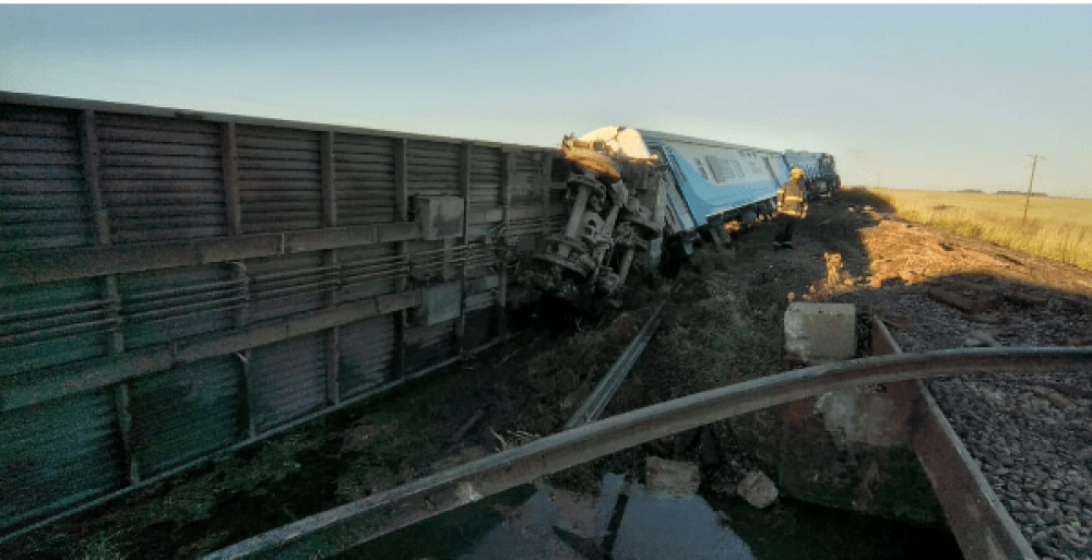 Descarriló el tren de pasajeros que viene de Buenos Aires
