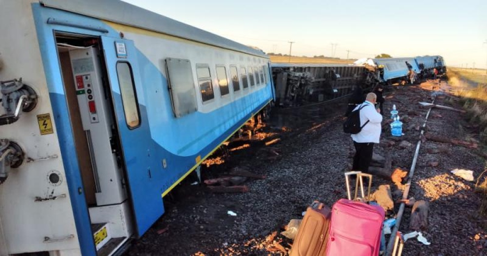 Descarriló el tren de pasajeros que viene de Buenos Aires