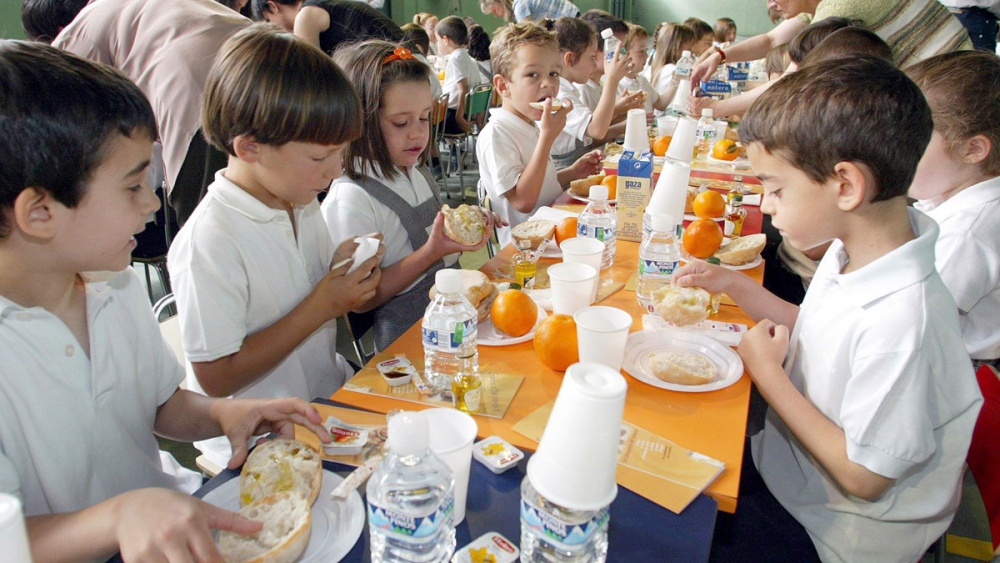 Comedores escolares: la provincia paga $125 por chico