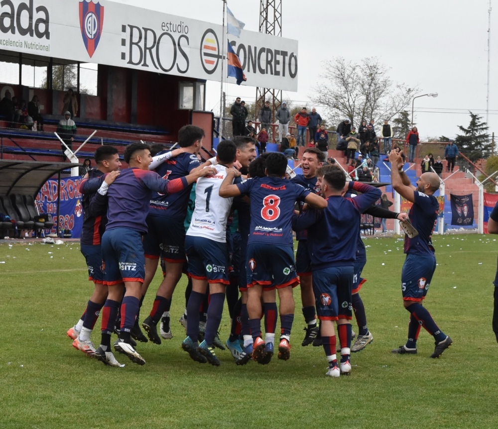 Peñarol se quedó con el último boleto a la Liguilla