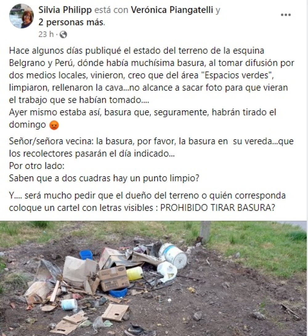 Reclaman por vecinos que tiran basura en la calle y dejan perros sueltos