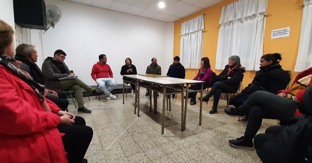 Nebot y Zugasti se reunieron con comisiones de la Escuela y el JIRIMM de la Colonia San Martín