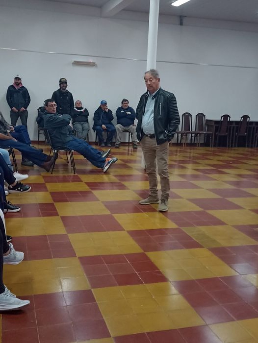 Sin acuerdo: los municipales preparan una olla popular