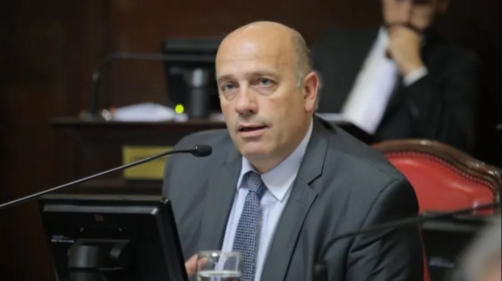 El senador De Leo propuso un plan de transparencia municipal para acceder a los aportes no reintegrables de provincia