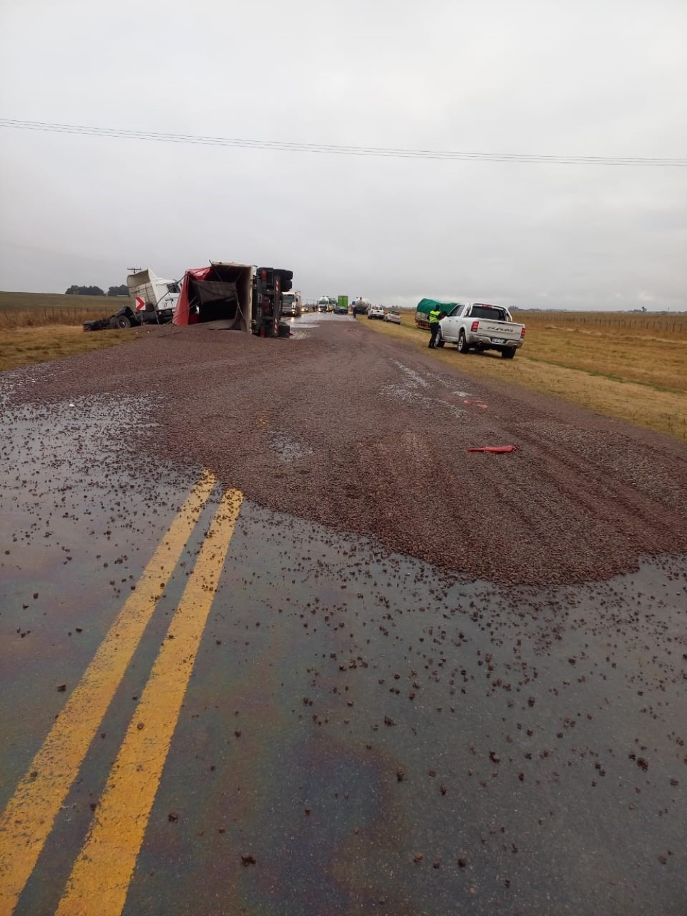 Parte policial sobre accidente en ruta 33