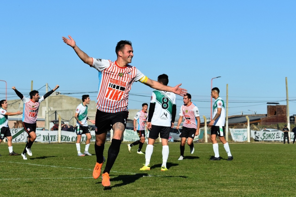 Unión cortó la mala racha y Peñarol está adentro