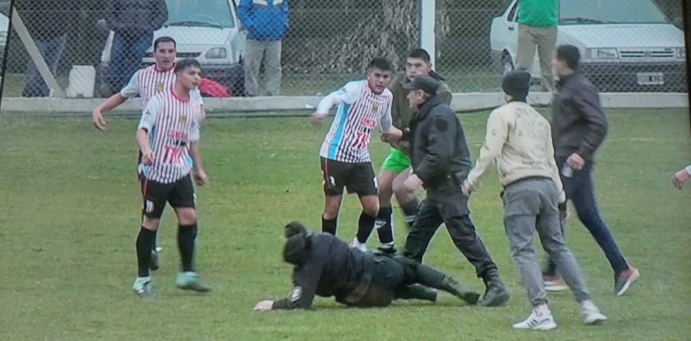 Sancionaron a los jugadores por el incidente en cancha de Argentino
