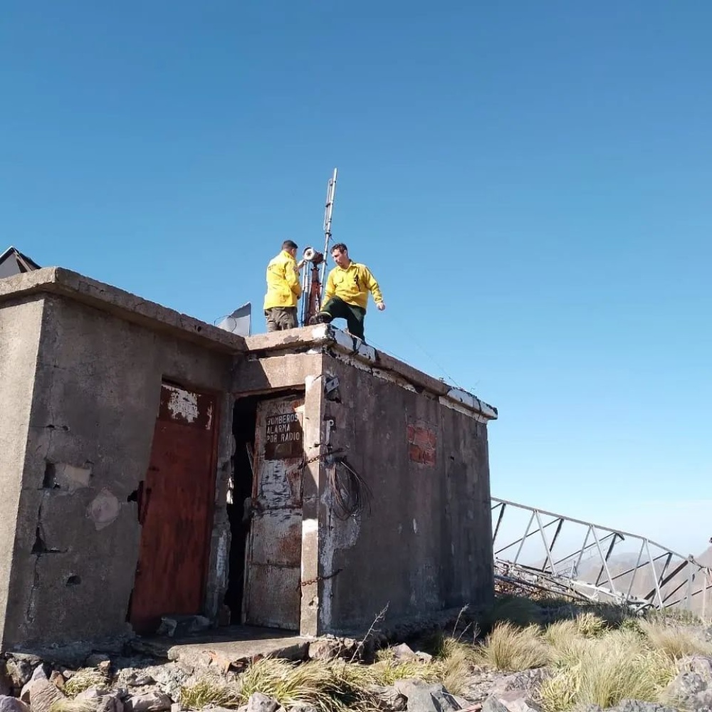 Bomberos cambiaron su antena repetidora