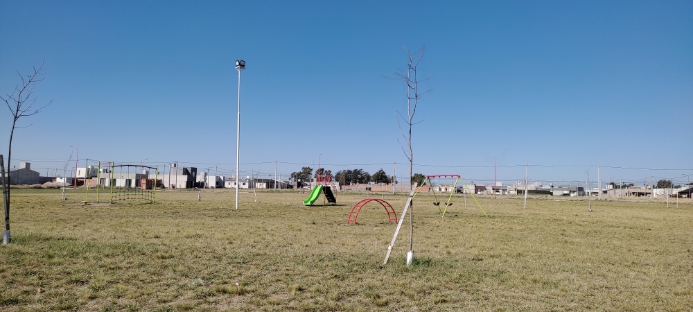 Barrio Altos del Aeroclub: vecinos juntaron casi 260 mil pesos para la plaza