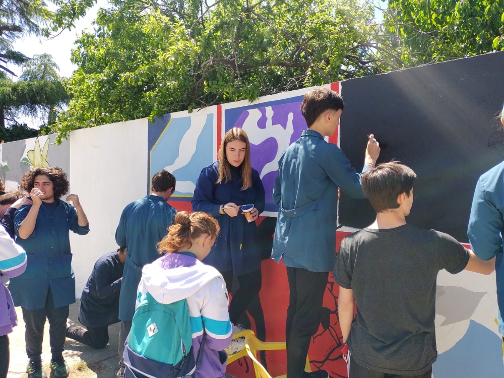 Pintaron murales en la terminal de ómnibus