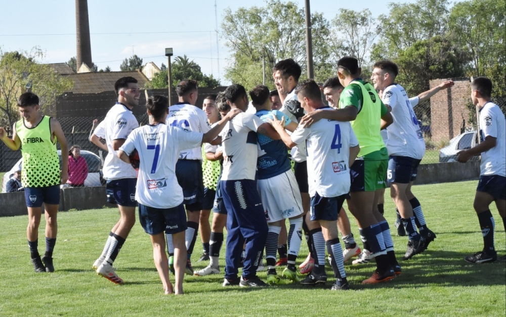 Argentino y Peñarol semifinalistas de la Supercopa