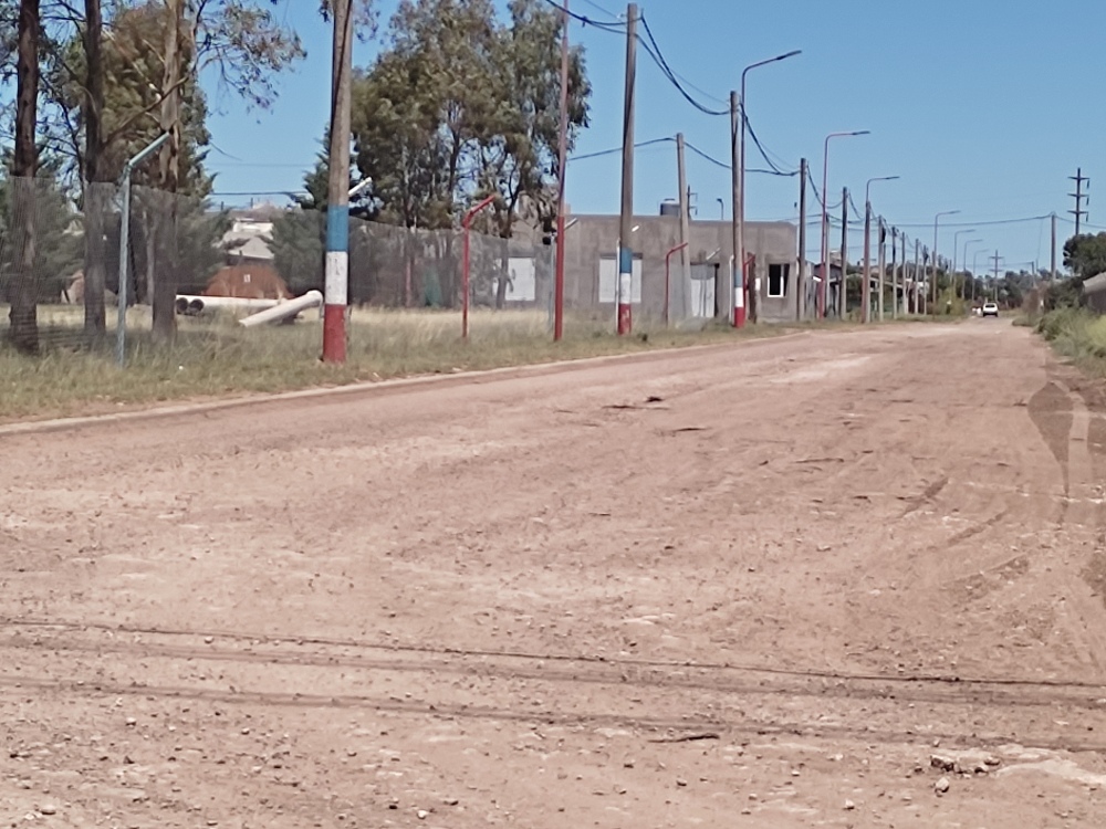 Repararon los baches en calle Brown