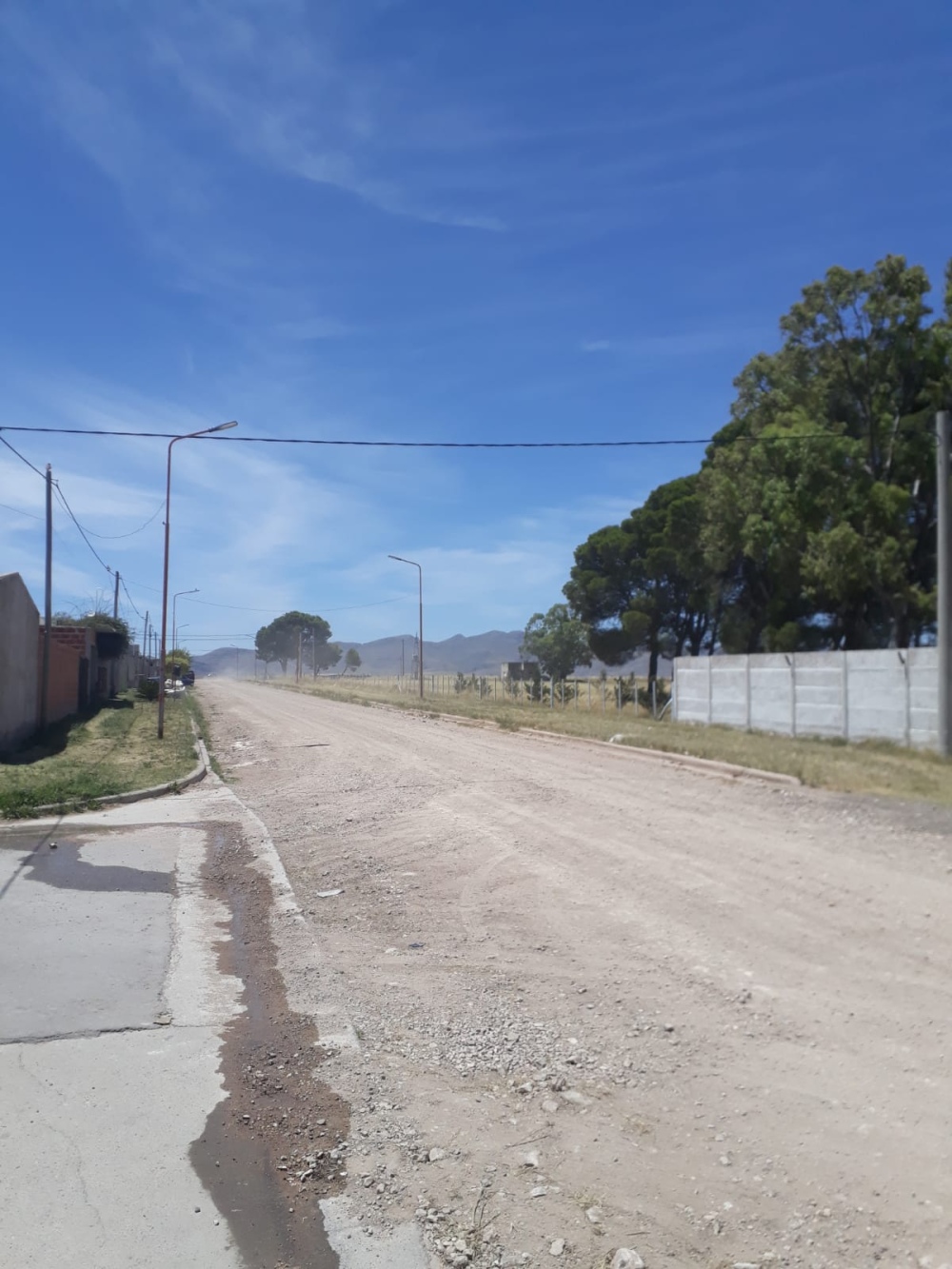 Saavedra: Vecinos piden asfalto para la calle Malvinas Argentinas