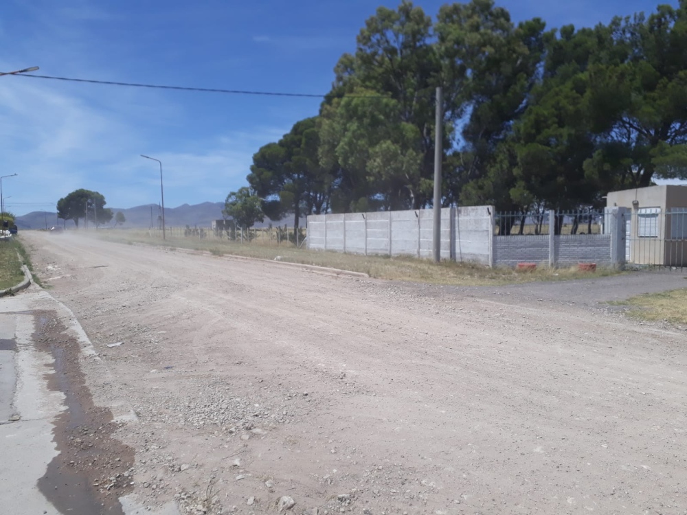 Saavedra: Vecinos piden asfalto para la calle Malvinas Argentinas