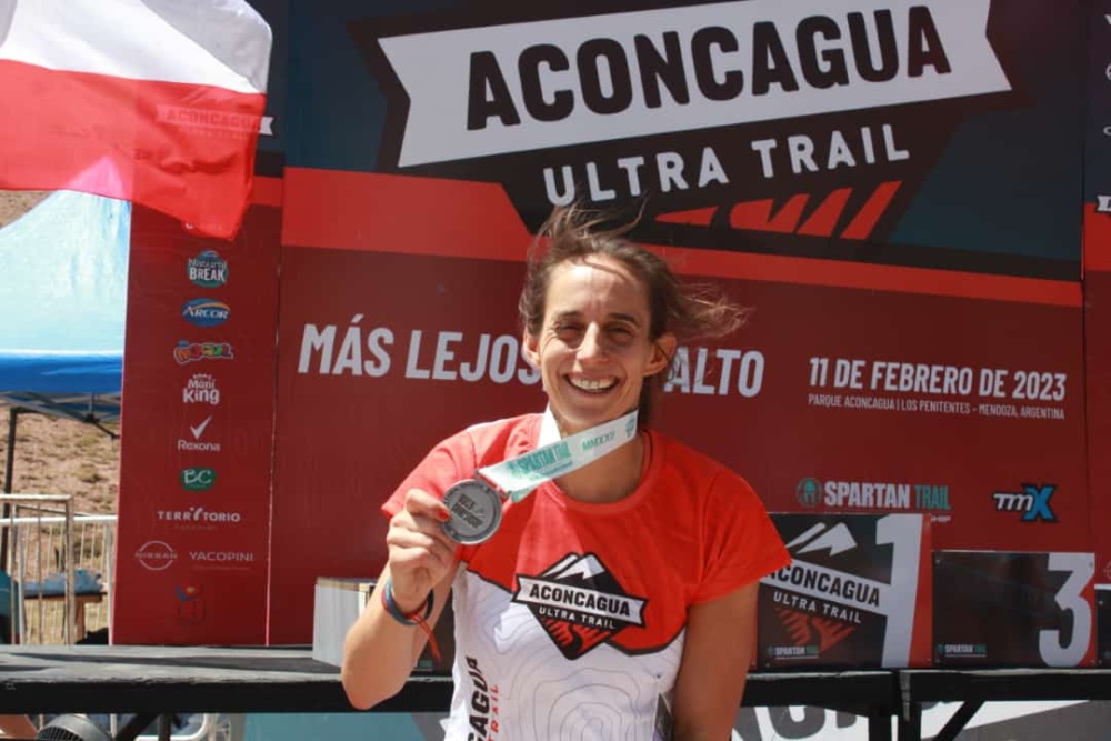 Karina Parada corrió 42 km al pie del Aconcagua