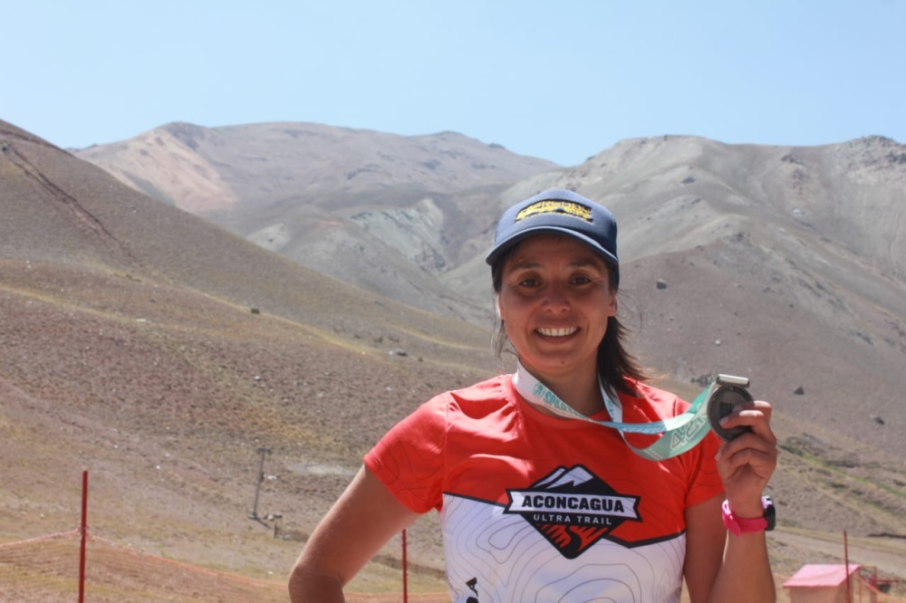 Karina Parada corrió 42 km al pie del Aconcagua