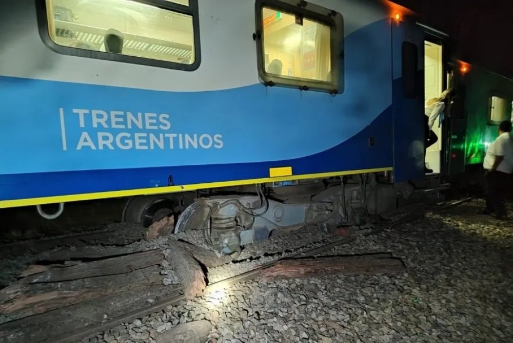 Descarrilaron dos trenes en un día