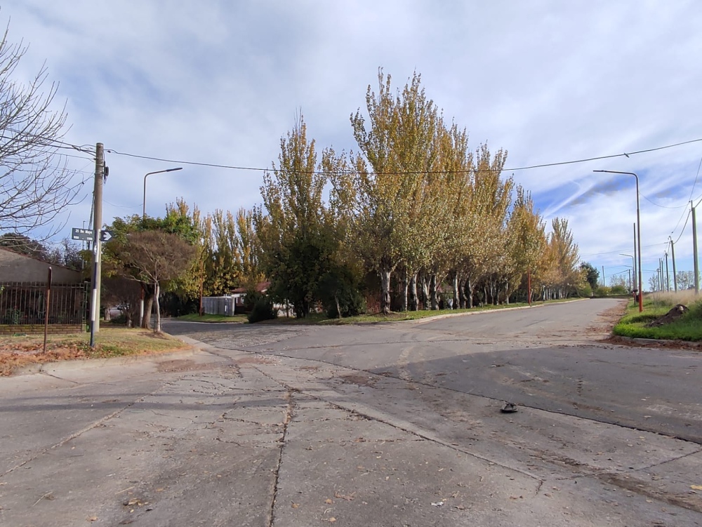 Barrio jardín: pedidos al intendente por desagües y un estacionamiento en la plaza