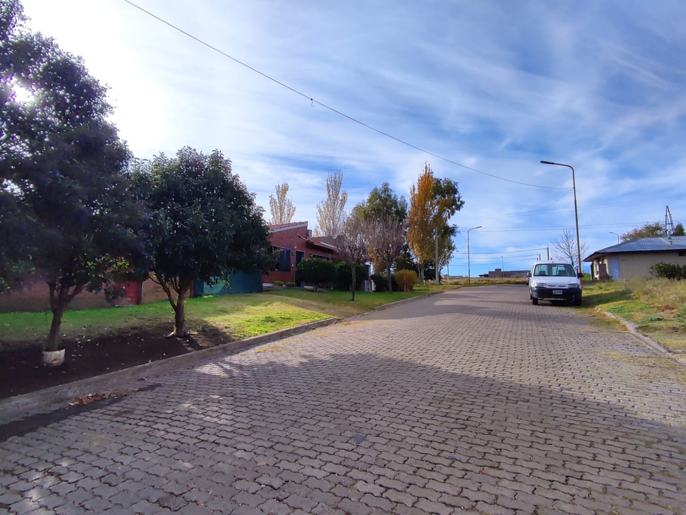 Barrio jardín: pedidos al intendente por desagües y un estacionamiento en la plaza