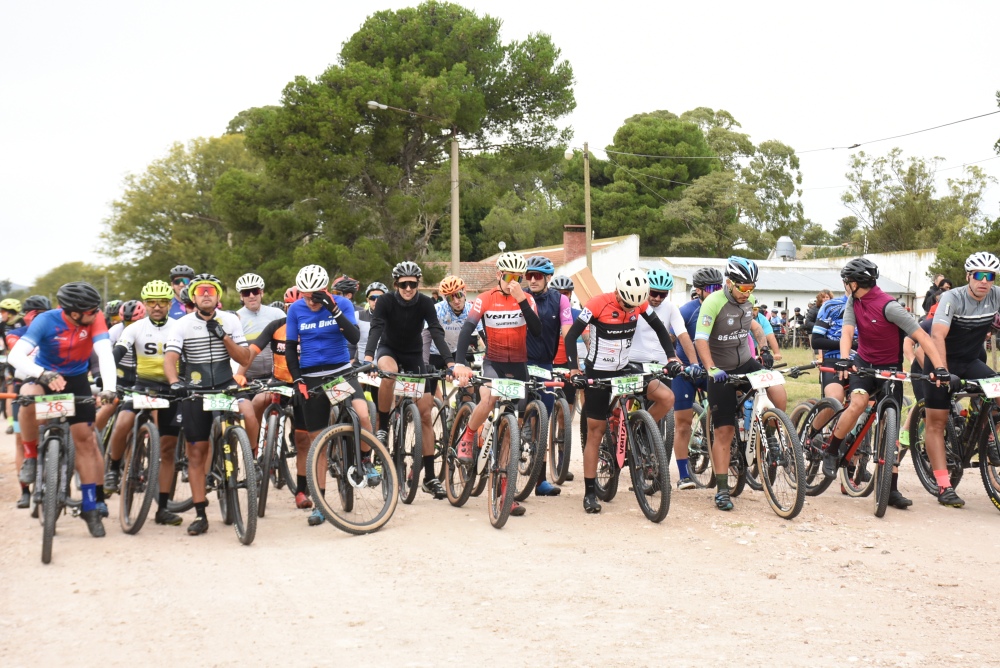 Se largo la carrera MTB “Malvinas Argentina”