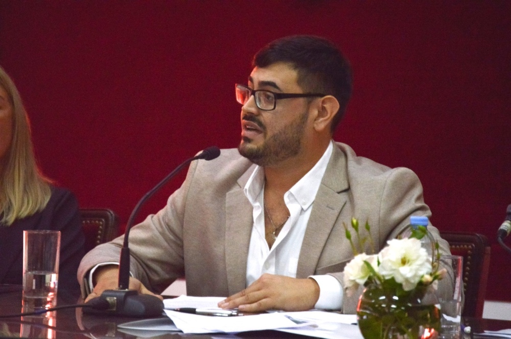El intendente Nebot oficializa la donación del 13% de su sueldo ante cuestionamientos públicos