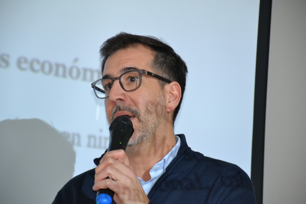 “El municipio no tiene un mango, muchachos. Esa es la realidad”.