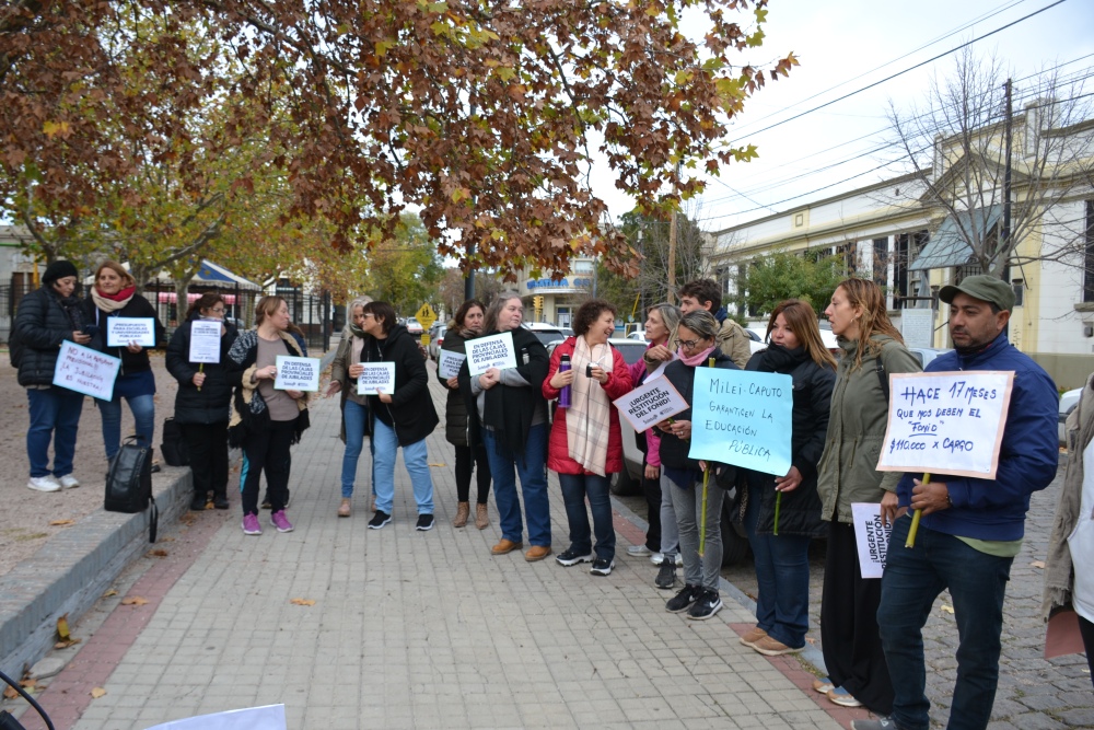 Movilización docente en Pigüé contra cambios en la Ley de Financiamiento Educativo