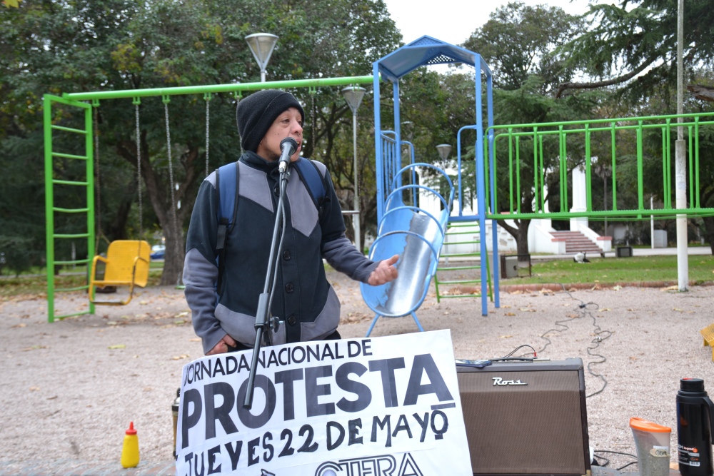 Movilización docente en Pigüé contra cambios en la Ley de Financiamiento Educativo