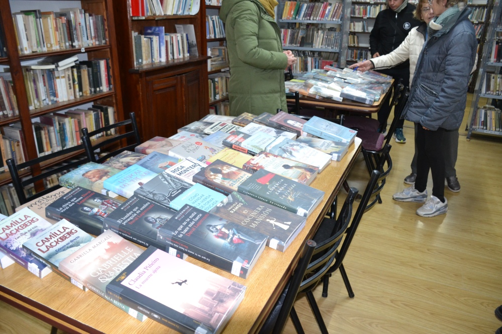 Nuevas adquisiciones de libros en la Biblioteca Sarmiento de Pigüé