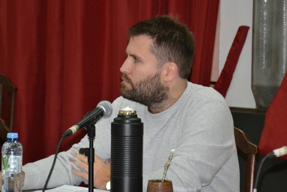 Bruno Maurel deja su banca en el Concejo