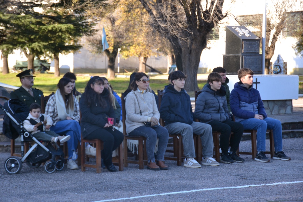 Acto conmemorativo por el 43° aniversario de la participación del Regimiento en la defensa de Puerto Argentino
