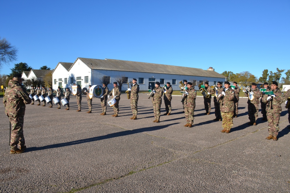 Acto conmemorativo por el 43° aniversario de la participación del Regimiento en la defensa de Puerto Argentino