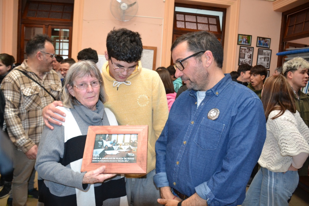 Emotivo acto en la Escuela Secundaria Nº 5 “Miguel Bru” a 32 años de su desaparición