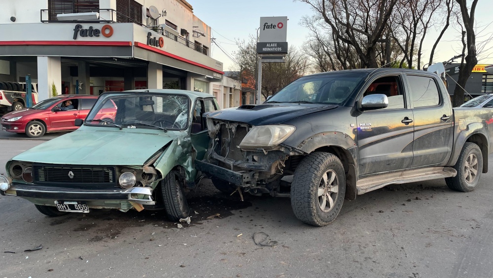 Fuerte choque en Av. Avellaneda y Pellegrini