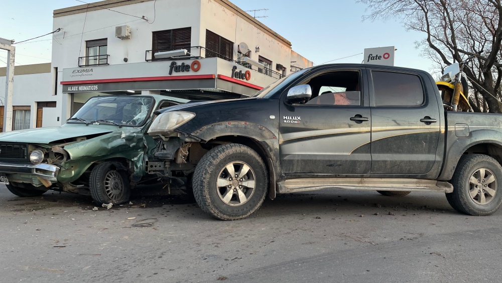 Fuerte choque en Av. Avellaneda y Pellegrini