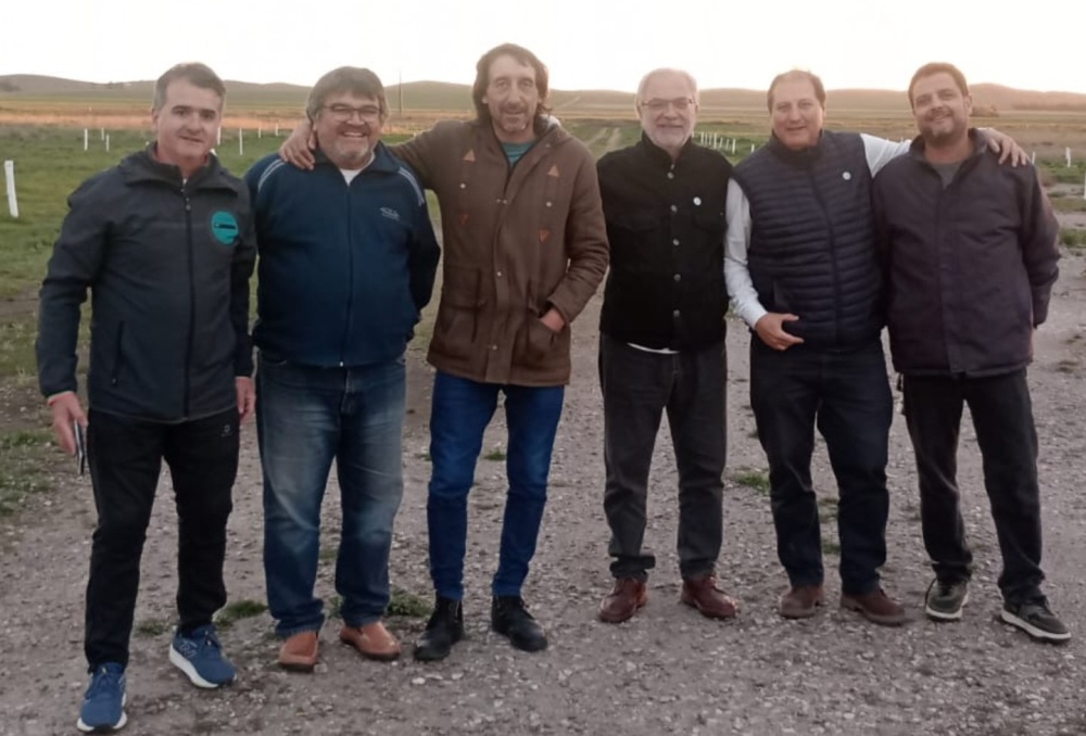 Visita del subsecretario Rubén Pascolini al predio de Textiles Pigüé