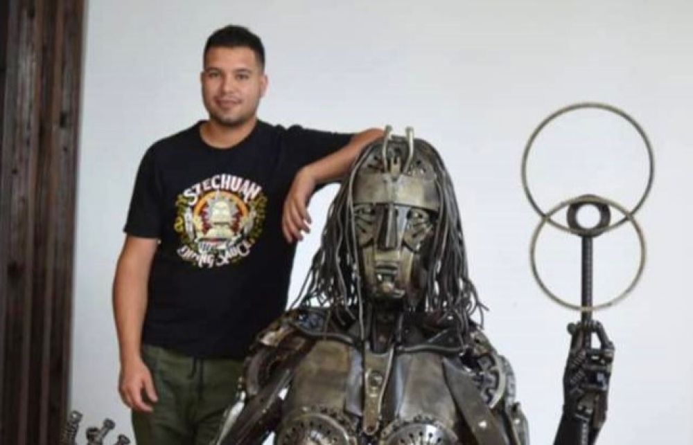 ¿La oveja de Troya?: artista de Pigüé sorprende con una obra gigante única en el mundo