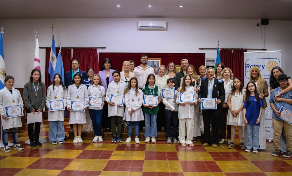El Rotary Club de Pigüé distinguió a los mejores compañeros del distrito