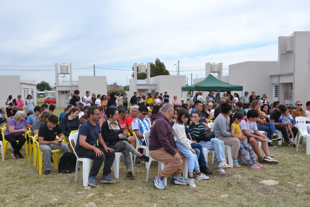 32 familias de Pigüé recibieron las llaves de su nuevo hogar