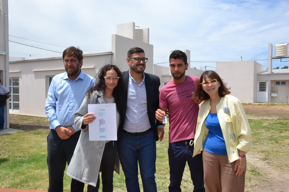 32 familias de Pigüé recibieron las llaves de su nuevo hogar