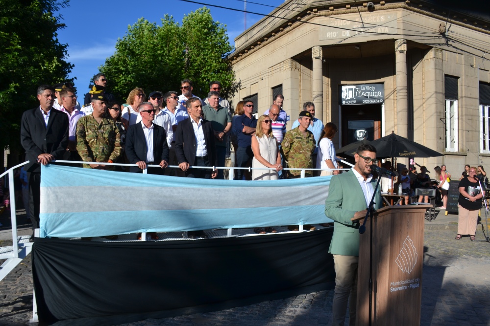 Pigüé revivió su histórico desfile cívico–militar en el centro de la ciudad