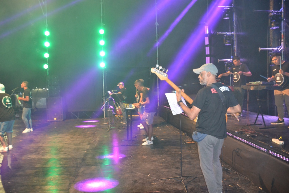 Ke Retumbe le puso cumbia al cierre de la noche del sábado