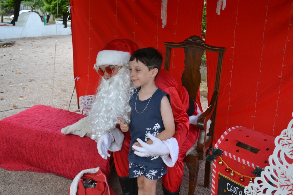 Una tarde de ilusión y sonrisas junto a Papá Noel en la Plaza San Martín