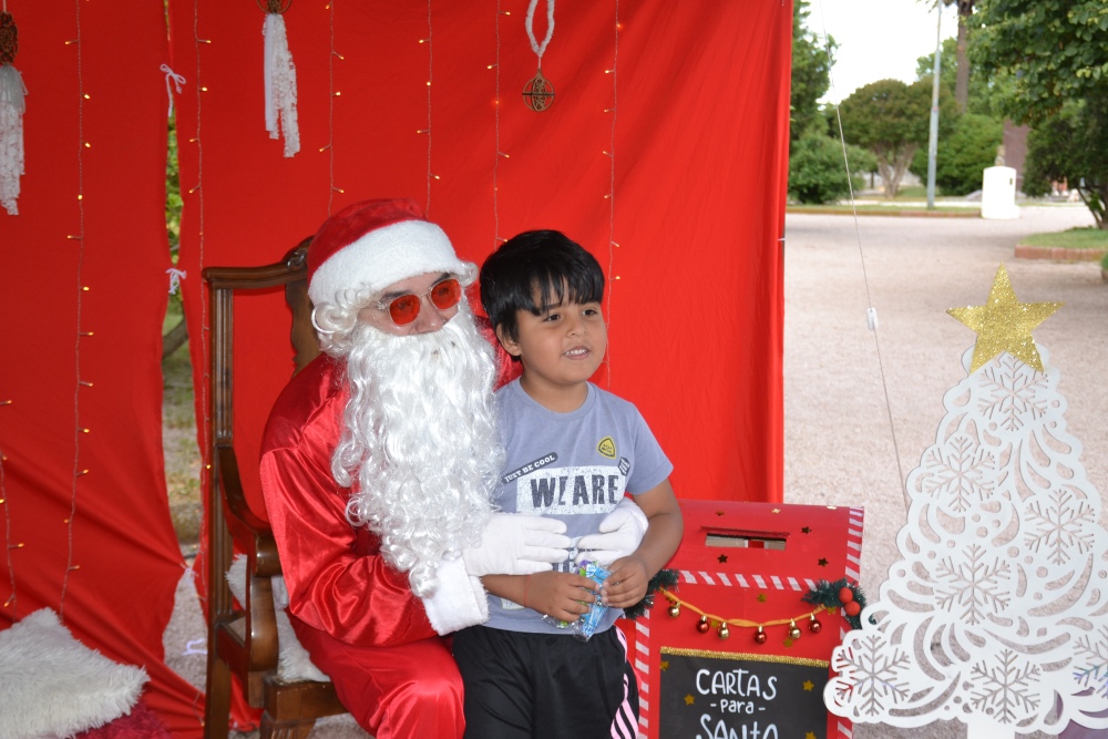 Una tarde de ilusión y sonrisas junto a Papá Noel en la Plaza San Martín