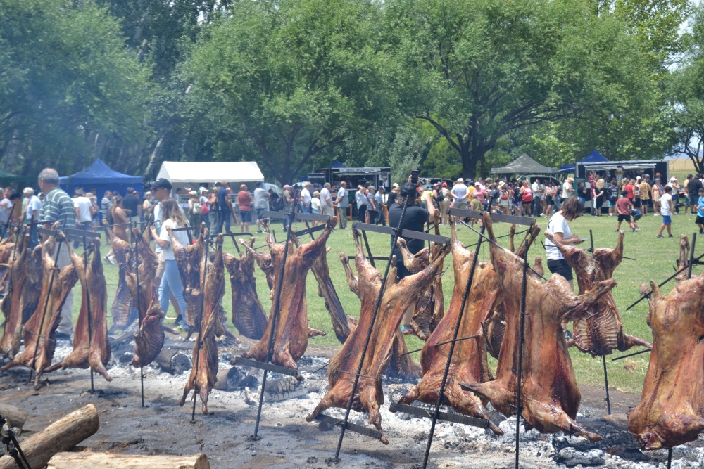 Saavedra celebró con gran éxito la 1º Fiesta Provincial del Cordero Serrano